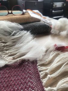 peinado de hebras de la manta en tamaño grande